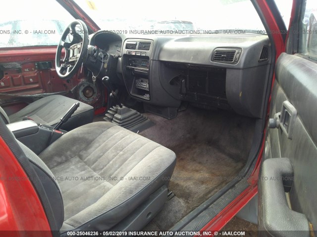 1N6HD16Y3SC303024 - 1995 NISSAN TRUCK KING CAB SE/KING CAB XE RED photo 5