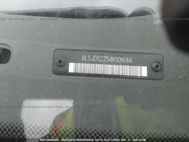 KL5JD52Z54K009066 - 2004 SUZUKI FORENZA S SILVER photo 9