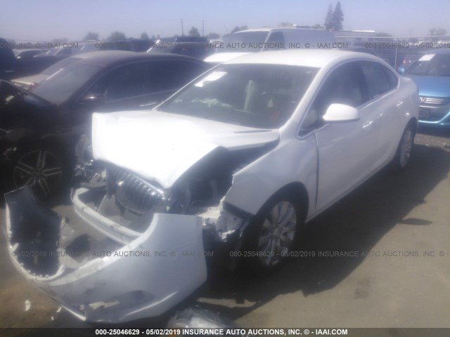 1G4PP5SK1G4161588 - 2016 BUICK VERANO WHITE photo 2