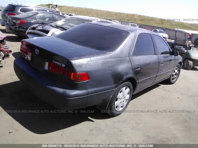 JT2BG22K0Y0454641 - 2000 TOYOTA CAMRY CE/LE/XLE GRAY photo 4