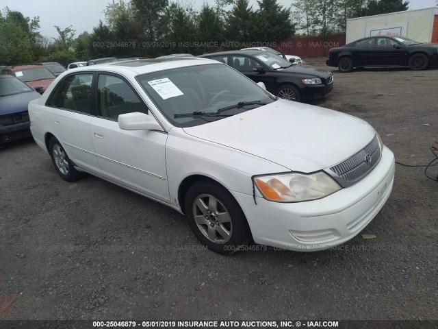 4T1BF28BXYU057072 - 2000 TOYOTA AVALON XL/XLS WHITE photo 1