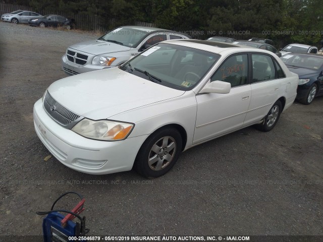 4T1BF28BXYU057072 - 2000 TOYOTA AVALON XL/XLS WHITE photo 2