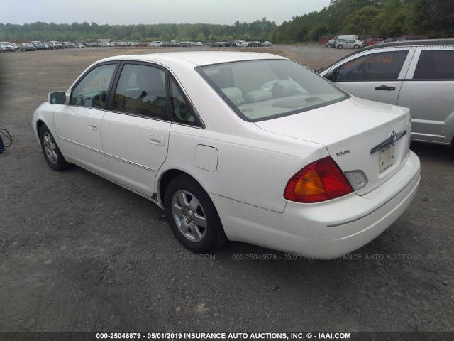 4T1BF28BXYU057072 - 2000 TOYOTA AVALON XL/XLS WHITE photo 3