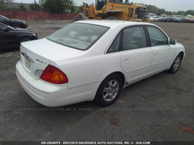 4T1BF28BXYU057072 - 2000 TOYOTA AVALON XL/XLS WHITE photo 4