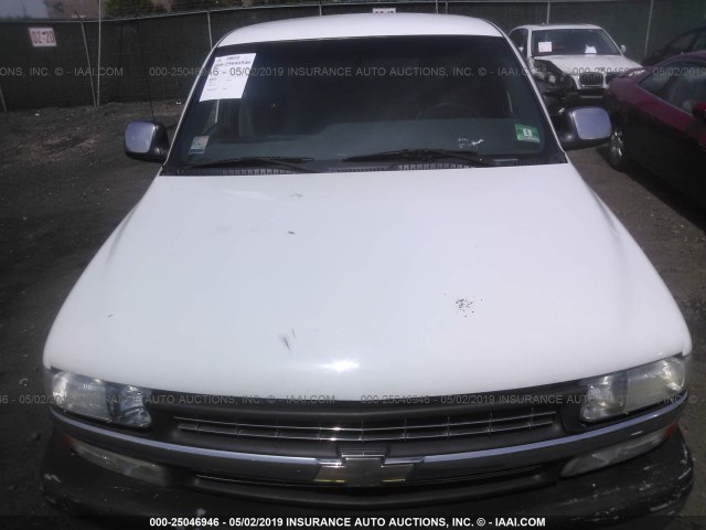 1GCEC19V11Z152450 - 2001 CHEVROLET SILVERADO C1500 WHITE photo 6