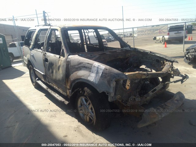 1FMPU16546LA01649 - 2006 FORD EXPEDITION XLT WHITE photo 1