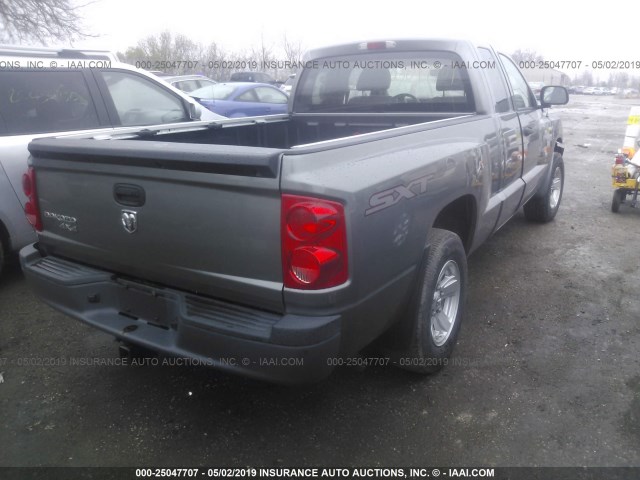 1D7HW32K78S562582 - 2008 DODGE DAKOTA SXT GRAY photo 4