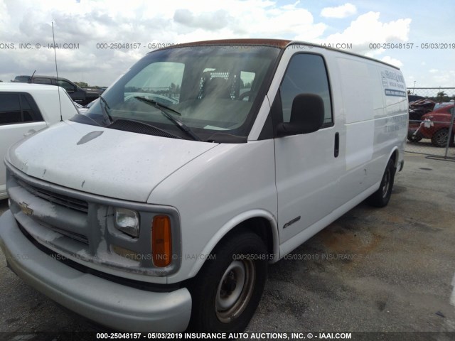 1GCEG15W7Y1123160 - 2000 CHEVROLET EXPRESS G1500  WHITE photo 2