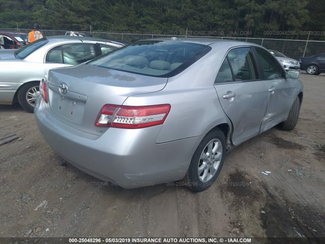 4T1BF3EK2BU158060 - 2011 TOYOTA CAMRY SE/LE/XLE SILVER photo 4