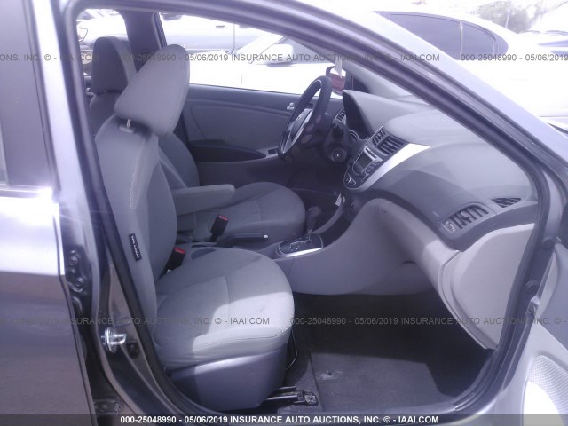 KMHCT4AE6DU544910 - 2013 HYUNDAI ACCENT GLS/GS GRAY photo 5