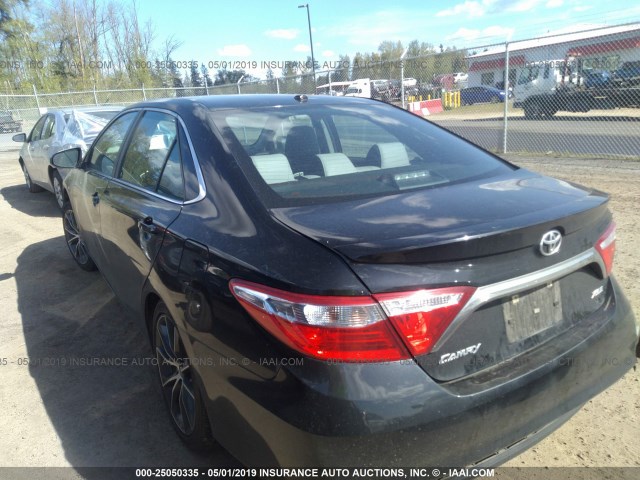 4T1BK1FK4FU028432 - 2015 TOYOTA CAMRY XSE/XLE BLACK photo 3