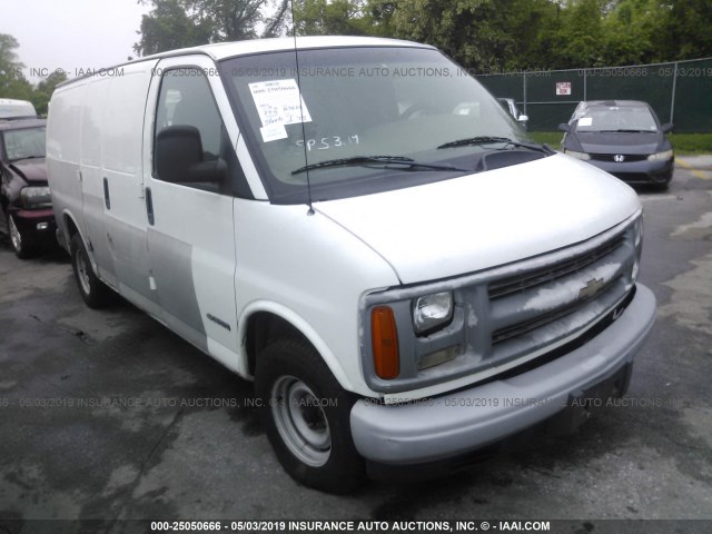 1GCFG15W711221051 - 2001 CHEVROLET EXPRESS G1500  WHITE photo 1