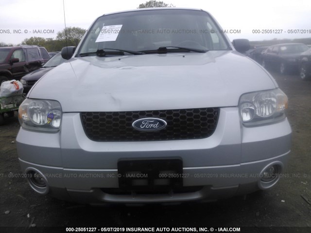 1FMYU04155KD73942 - 2005 FORD ESCAPE LIMITED SILVER photo 6