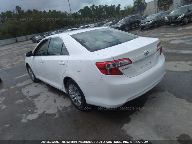 4T1BF1FK3EU421387 - 2014 TOYOTA CAMRY L/SE/LE/XLE 白色 照片 3