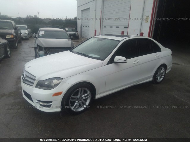 WDDGF4HB5DR295873 - 2013 MERCEDES-BENZ C 250 WHITE photo 2