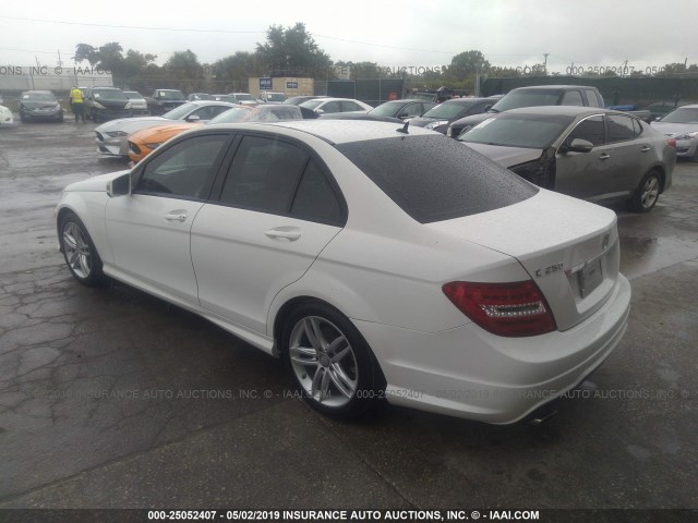 WDDGF4HB5DR295873 - 2013 MERCEDES-BENZ C 250 WHITE photo 3