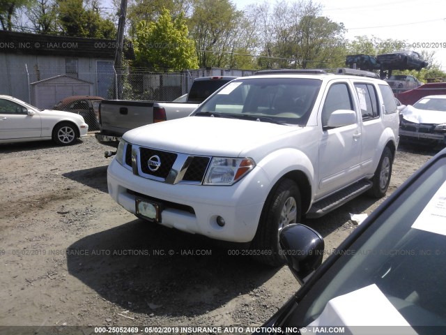 5N1AR18W57C619724 - 2007 NISSAN PATHFINDER LE/SE/XE WHITE photo 2