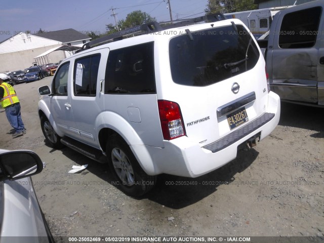 5N1AR18W57C619724 - 2007 NISSAN PATHFINDER LE/SE/XE WHITE photo 3