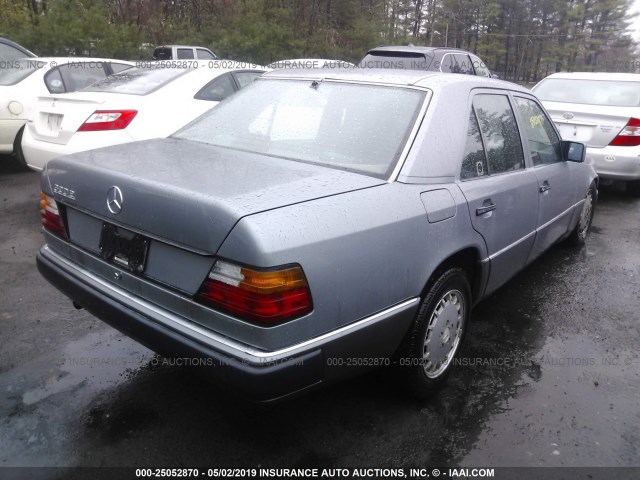 WDBEA30D0LB273258 - 1990 MERCEDES-BENZ 300 E GRAY photo 4