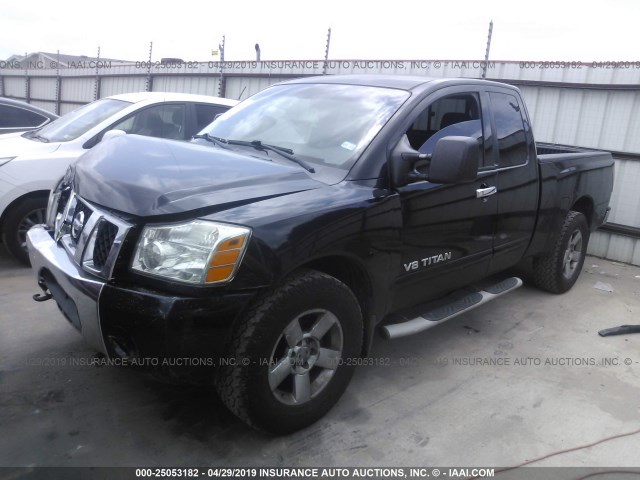 1N6BA06B16N555563 - 2006 NISSAN TITAN XE/SE/LE BLACK photo 2