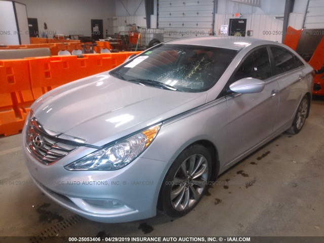 5NPEC4AC1BH103429 - 2011 HYUNDAI SONATA SE/LIMITED SILVER photo 2