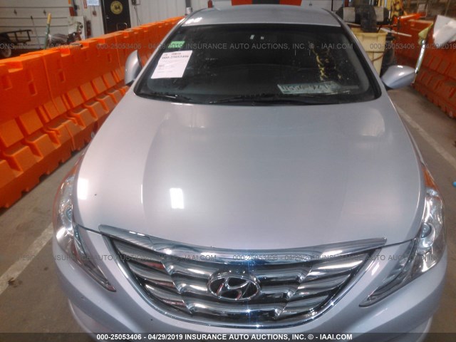 5NPEC4AC1BH103429 - 2011 HYUNDAI SONATA SE/LIMITED SILVER photo 6