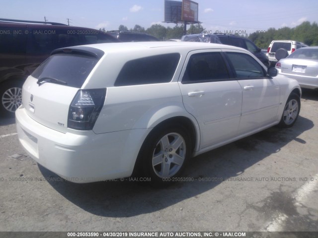 2D4FV47V46H460595 - 2006 DODGE MAGNUM SXT WHITE photo 4