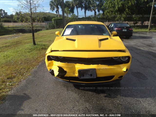 2C3CDZGGXKH532223 - 2019 DODGE CHALLENGER SXT YELLOW photo 6