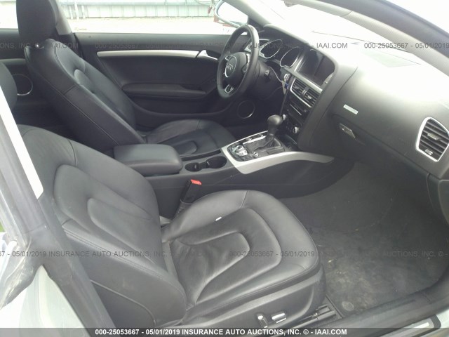 WAULFAFR9DA001331 - 2013 AUDI A5 PREMIUM PLUS SILVER photo 5