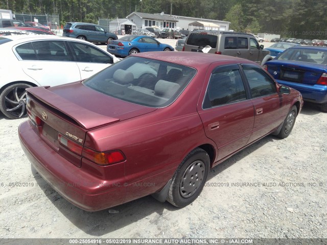 4T1BG22K7WU332514 - 1998 TOYOTA CAMRY CE/LE/XLE RED photo 4