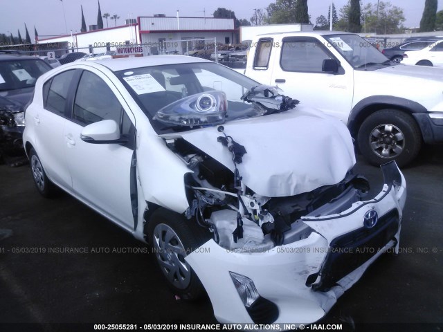 JTDKDTB30G1117717 - 2016 TOYOTA PRIUS C WHITE photo 1