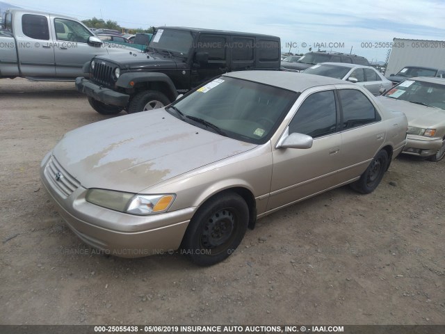 JT2BF28K8W0125080 - 1998 TOYOTA CAMRY LE/XLE GOLD photo 2