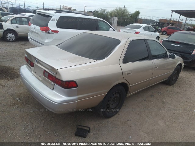 JT2BF28K8W0125080 - 1998 TOYOTA CAMRY LE/XLE Gold Foto 4
