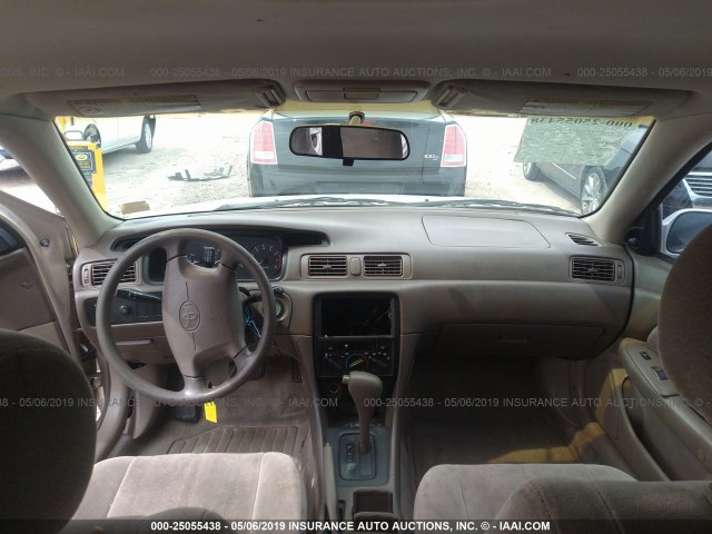 JT2BF28K8W0125080 - 1998 TOYOTA CAMRY LE/XLE Gold Foto 5