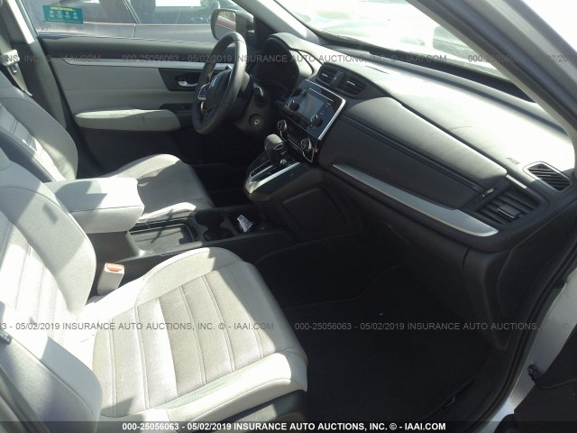 2HKRW5H34JH413402 - 2018 HONDA CR-V GRAY photo 5