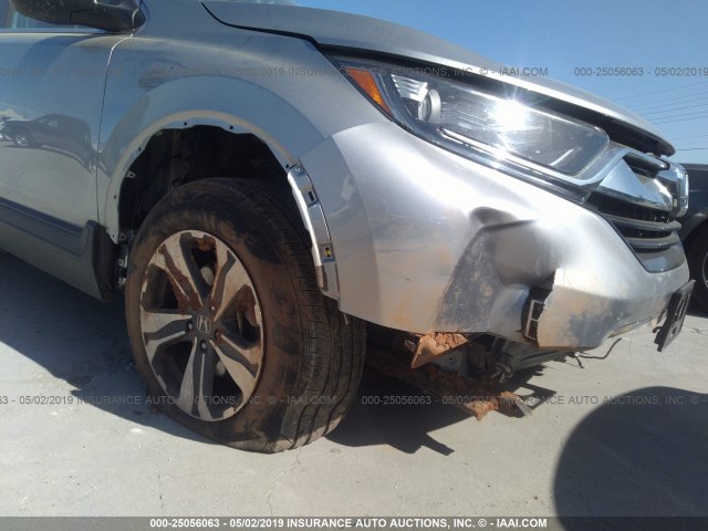 2HKRW5H34JH413402 - 2018 HONDA CR-V GRAY photo 6