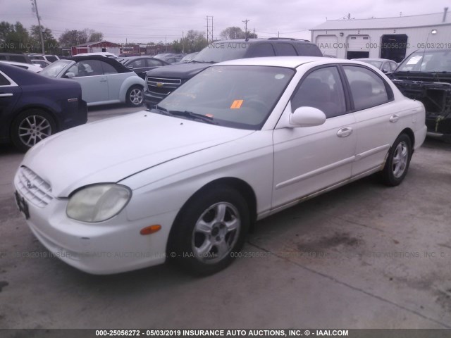 KMHWF25S1YA319259 - 2000 HYUNDAI SONATA GL WHITE photo 2