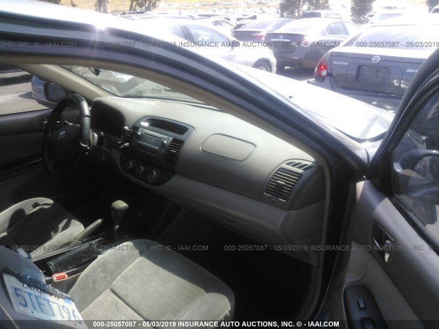 4T1BE32K75U416360 - 2005 TOYOTA CAMRY LE/XLE/SE GRAY photo 5