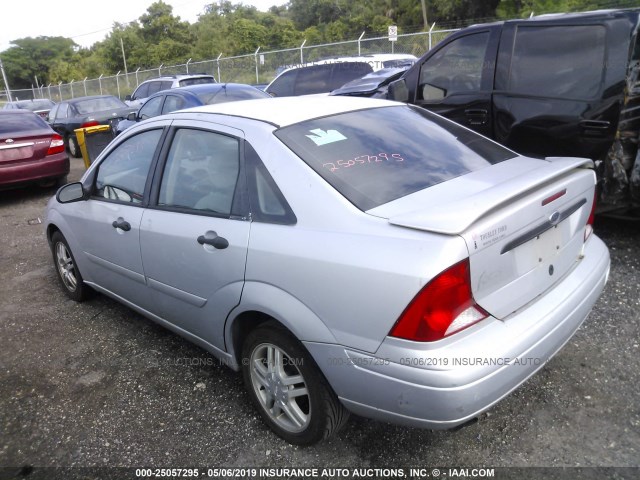 1FAFP3437YW143294 - 2000 FORD FOCUS SE/SE SPORT GRAY photo 3