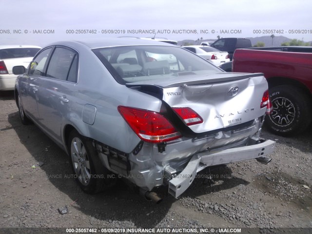 4T1BK36B55U049350 - 2005 TOYOTA AVALON XL/XLS/TOURING/LIMITED SILVER photo 3