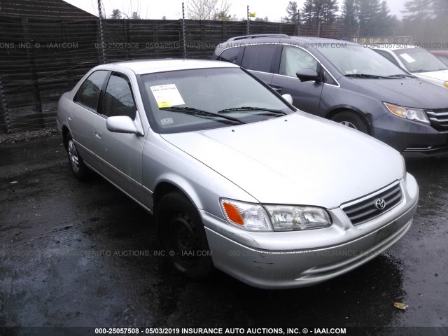 4T1BG28KXYU685548 - 2000 TOYOTA CAMRY CE/LE/XLE SILVER photo 1