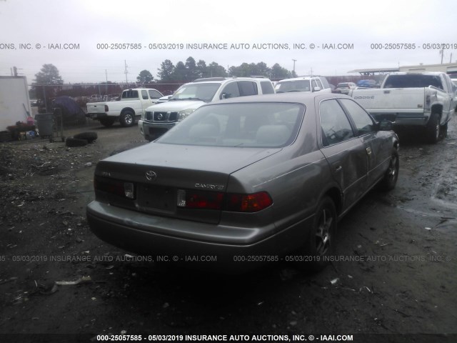 4T1BG22K7YU004156 - 2000 TOYOTA CAMRY CE/LE/XLE GRAY photo 4