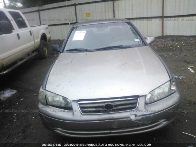 4T1BG22K7YU004156 - 2000 TOYOTA CAMRY CE/LE/XLE GRAY photo 6