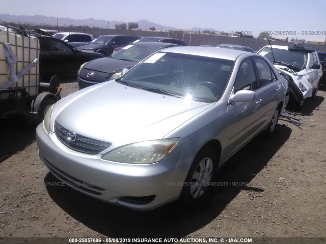 JTDBE32K030241507 - 2003 TOYOTA CAMRY LE/XLE SILVER photo 2