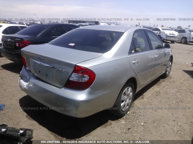 JTDBE32K030241507 - 2003 TOYOTA CAMRY LE/XLE SILVER photo 4