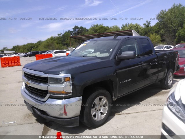 1GCVKREC2JZ160160 - 2018 CHEVROLET SILVERADO K1500 LT GRAY photo 2