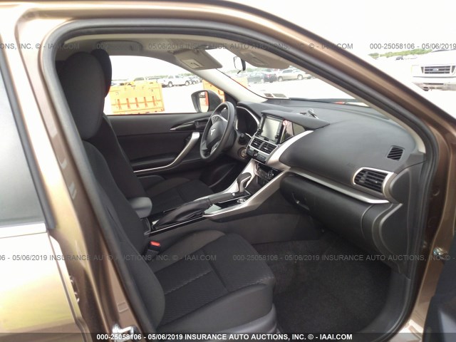 JA4AT3AA5KZ030883 - 2019 MITSUBISHI ECLIPSE CROSS ES BROWN photo 5