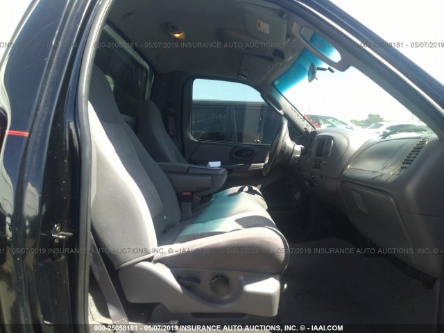 2FTRF07253CA26409 - 2003 FORD F150 BLACK photo 5