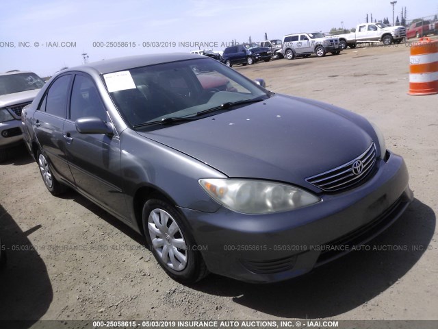 4T1BE32K55U528168 - 2005 TOYOTA CAMRY LE/XLE/SE GRAY photo 1