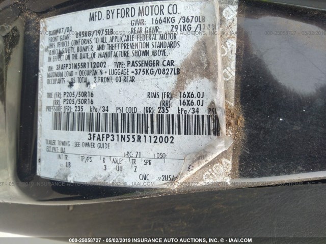 3FAFP31N55R112002 - 2005 FORD FOCUS ZX3 BLACK photo 9